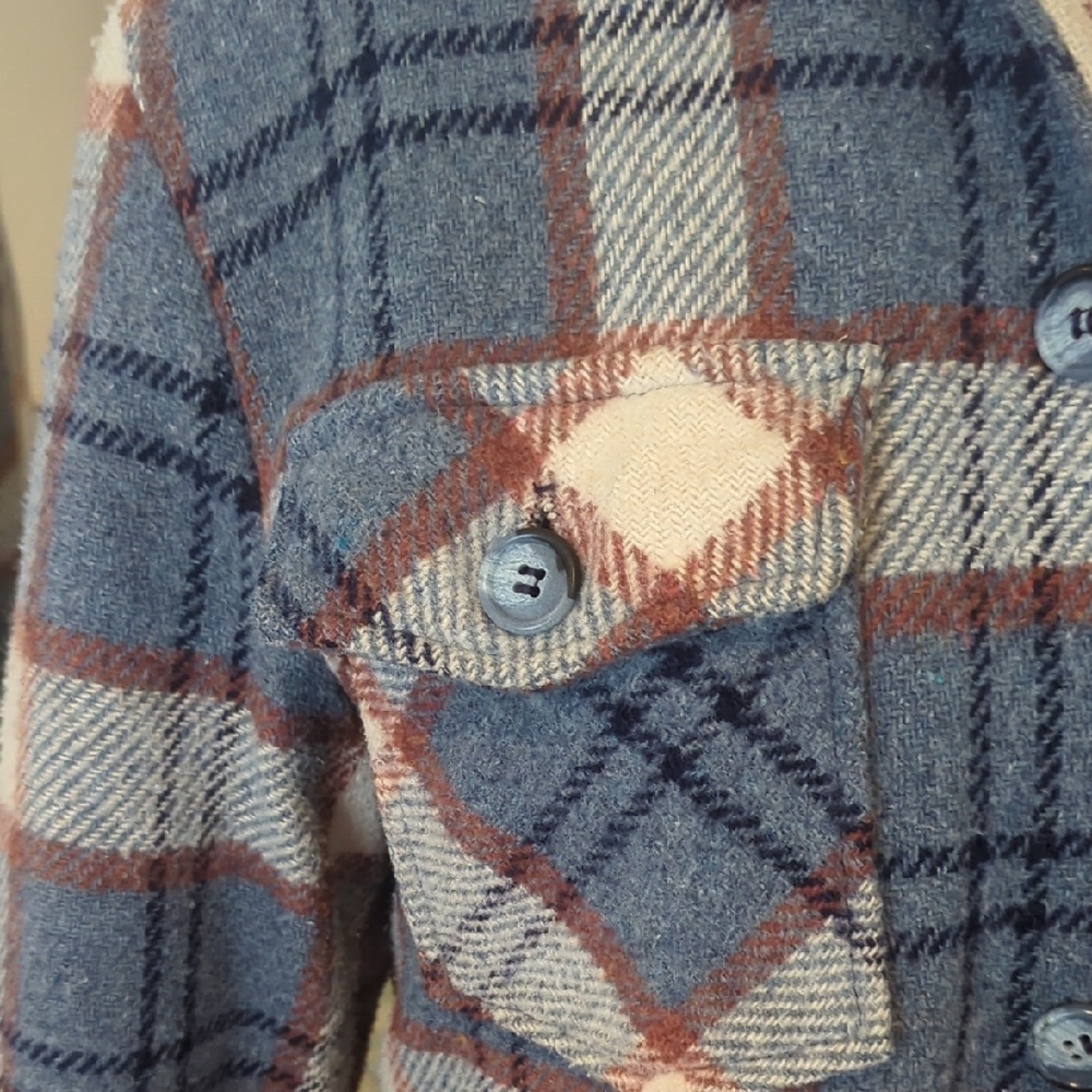 70s Vintage Cozy Plaid Teddy Jacket in Blue and Tan - Picture 4 of 12